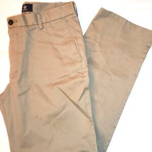 Dockers Men's Straight Fit, Flat Front Khakis - Size W32 L32